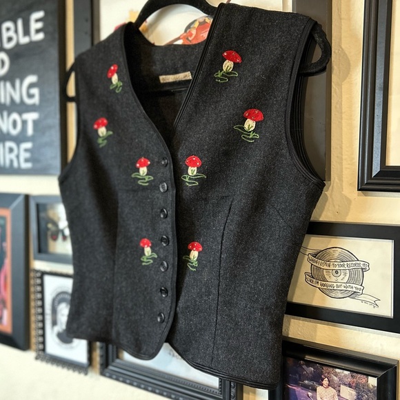 Koret of California Jackets & Blazers - Cottagecore mushroom vest